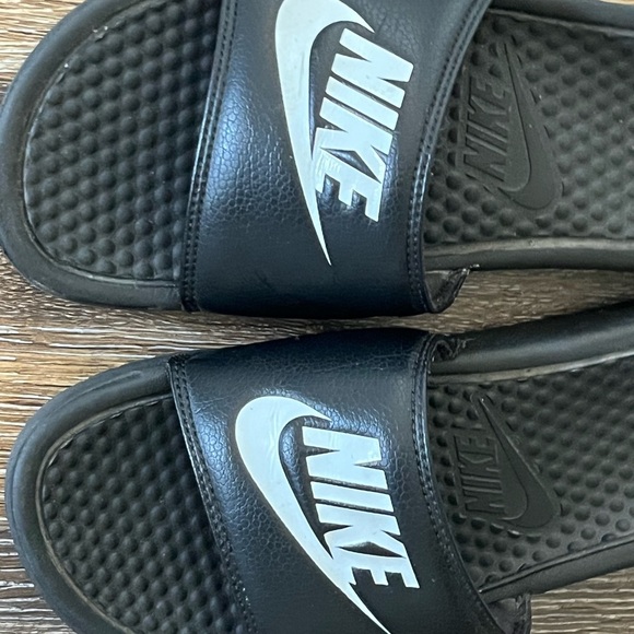 Nike Black Slide Sandals with Logo - Picture 3 of 6